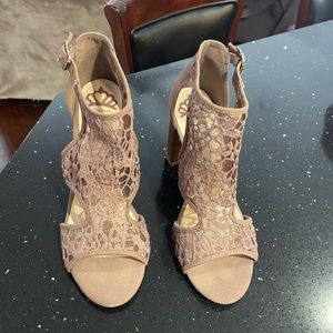 Fergalicious size 10 ladies Mauve lace booties